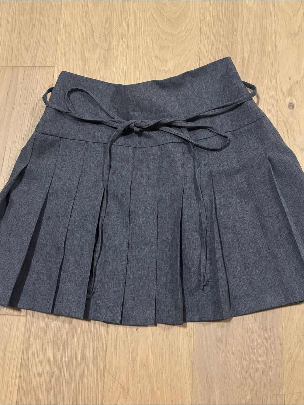 High-Waist Pleated Mini Skirt with Waist Tie - Charcoal